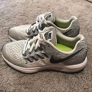 Nike Women’s Zoom Vomero 10, Size 7